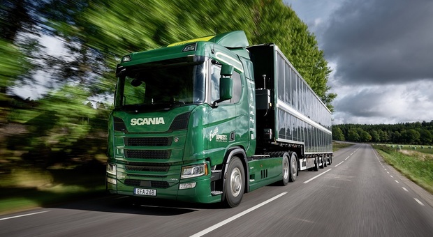 L’autocarro ibrido Scania è attualmente utilizzato in un progetto di ricerca per esaminare l’ energia solare generata e la riduzione delle emissioni di carbonio