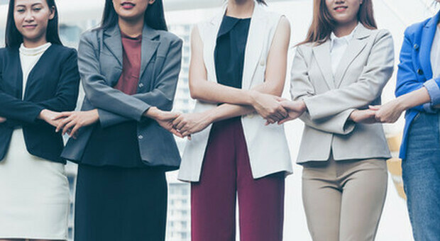 Donne ai vertici delle aziende, in 10 anni cresciute solo del 3,3%. Gli obiettivi del G20 Empower