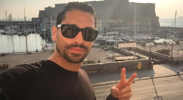 Marco Borriello si scatta un selfie nella sua Napoli (Instagram)