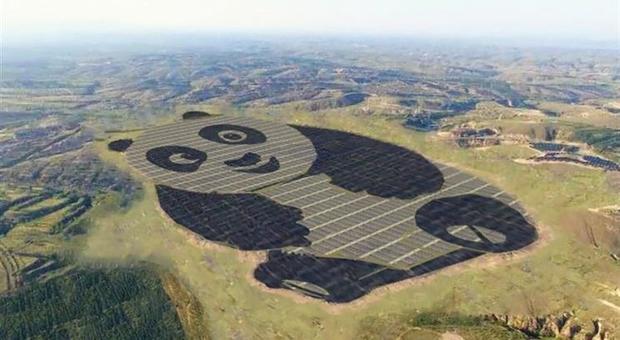 Cina, una centrale fotovoltaica a forma di panda, per educare i cittadini al rispetto dell'ambiente con leggerezza