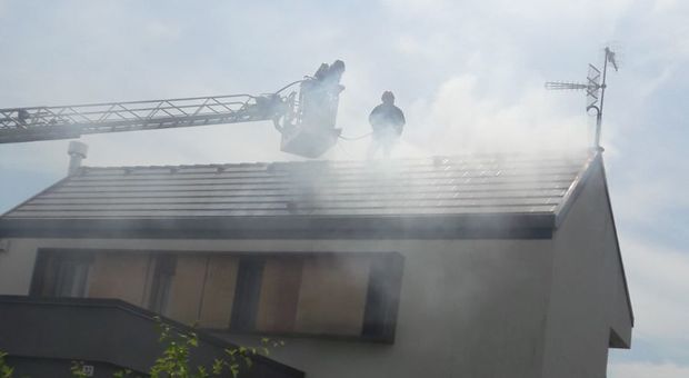 L'incendio in via Zorutti a Tricesimo