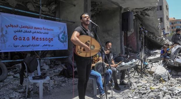 Solo musica popolare palestinese: a Gaza l'anti Eurovision contest song di Tel Aviv