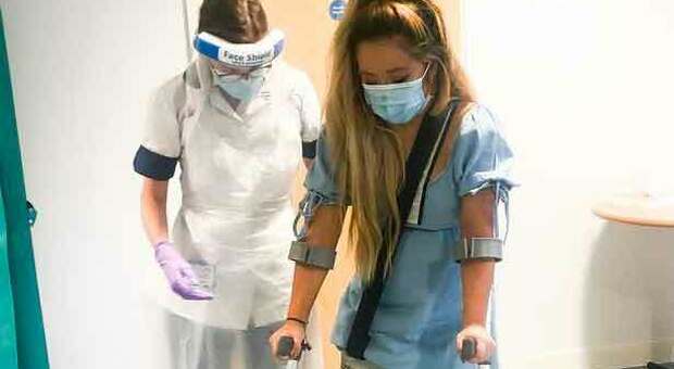 Un'infermiera perde una gamba perché ha ignorato un dolore mentre era in prima linea durante la pandemia