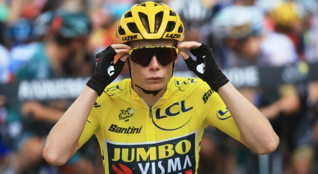Jonas Vingegaard, chi è il ciclista danese due volte vincitore del Tour de France rimasto coinvolto in un incidente
