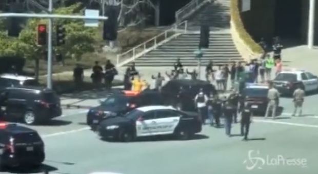 California, spari nel quartier generale di YouTube a San Bruno: ci sono feriti Video