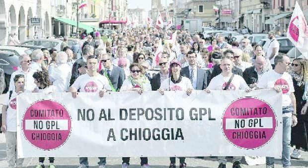Manifestazione contro il deposito Gpl a Chioggia