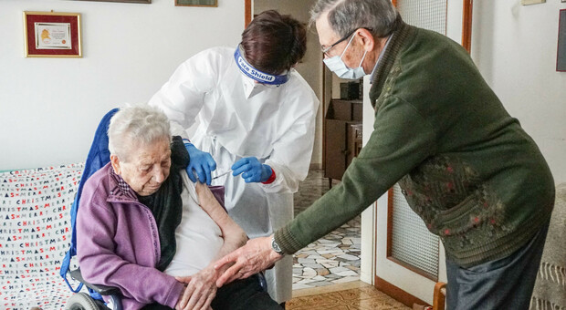 Dalla Spagnola al Coronavirus: nonna Ida vaccinata a 111 anni
