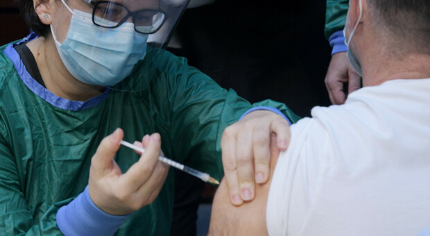 «No al vaccino», due medici e 4 infermieri rischiano il posto di lavoro