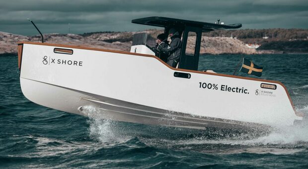 l’Eelex 8000, natante di 8 metri 100% elettrico costruito dal cantiere svedese X-Shore con materiali riciclati