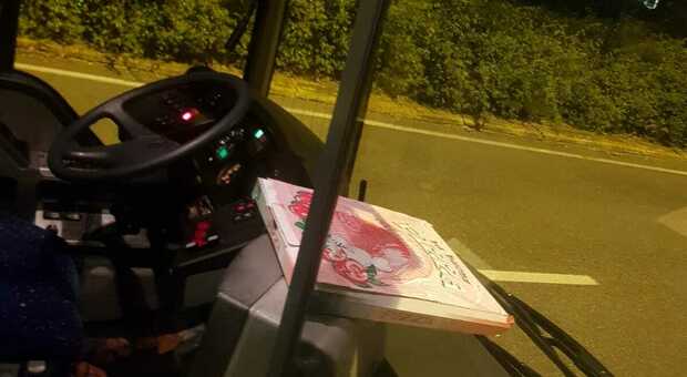 Autista Atm aggredito: «Io assediato nella cabina sul mio autobus notturno»
