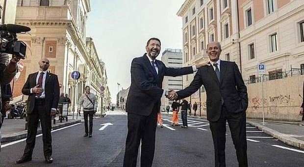 Marino inaugura la nuova via Marsala: «Questo è quello che fa un'amministrazione efficiente»