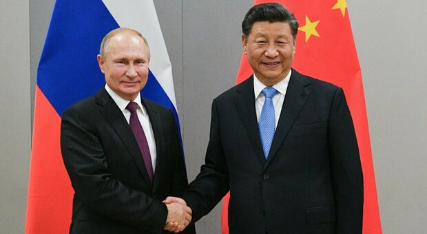 «Putin è pazzo»: funzionario cinese prende le distanze dal Cremlino e chiede l'anonimato al Financial Times