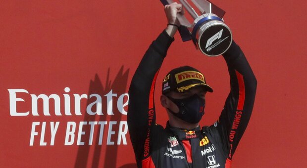 GP Silverstone: vince Verstappen, Che batte le Mercedes, quarto Leclerc