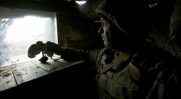 Ucraina, Nato alla Russia: «Fermare subito le truppe». Biden a Putin: allentare le tensioni