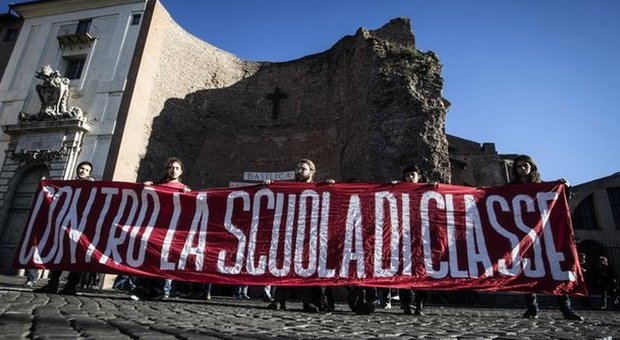 Sciopero sociale, sindacati di base e precari in piazza contro il governo Renzi e il Jobs act