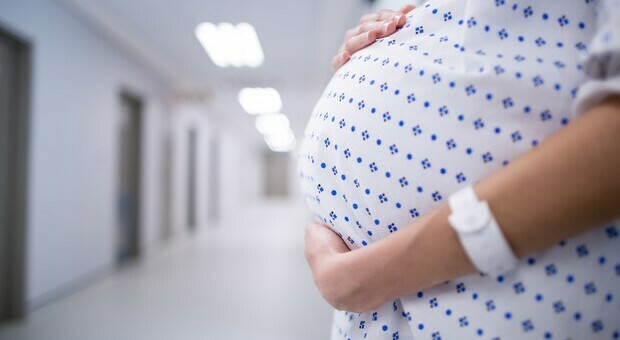 Una donna incinta su due non è vaccinata. E una su 6 partorisce col Covid