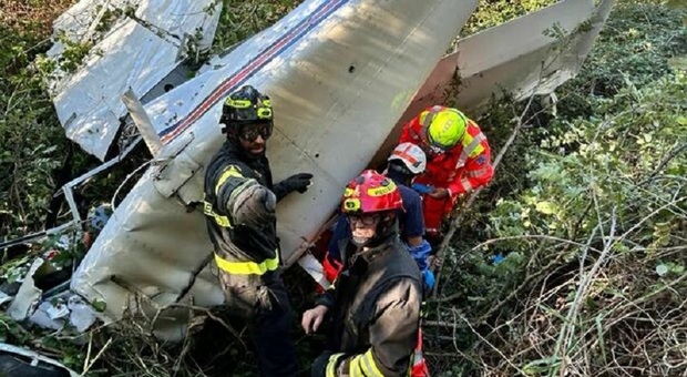 Ultraleggero precipitato a Senigallia, parla il copilota: «L’aereo si è capovolto e poi lo schianto»