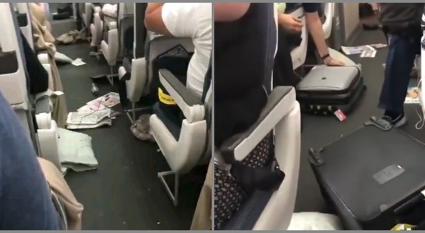 immagine Turbolenza improvvisa, 14 feriti sul volo Londra-Tampa Bay: il video a bordo
 