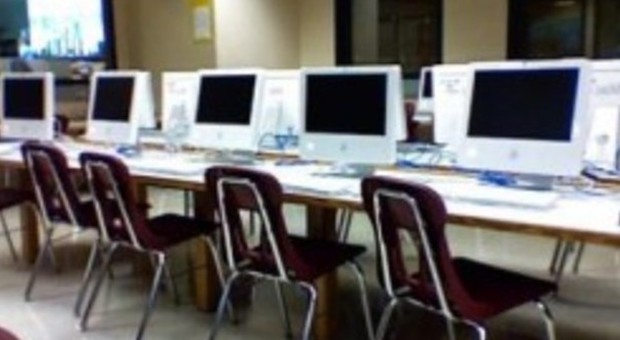 Della Valle paga i computer per le scuole