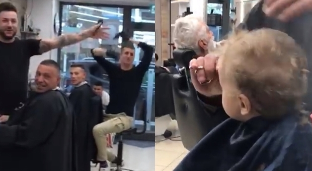 Il bimbo piange dal barbiere, i clienti cantano: «Ci son due coccodrilli...» Video