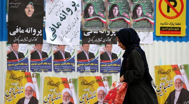 L'Iran al voto tra rabbia e astensione: metà dei candidati esclusa dalla competizione elettorale