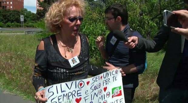 Noelle, la “pasionaria” di Berlusconi nascosta in ospedale: «Prego per Silvio»
