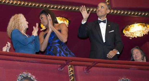 Barack Obama in lacrime mentre Aretha Franklin canta "A Natural Woman"