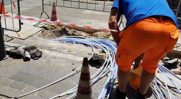 Cavo di fibra ottica tranciato, il quartiere Isonzo resta senza internet