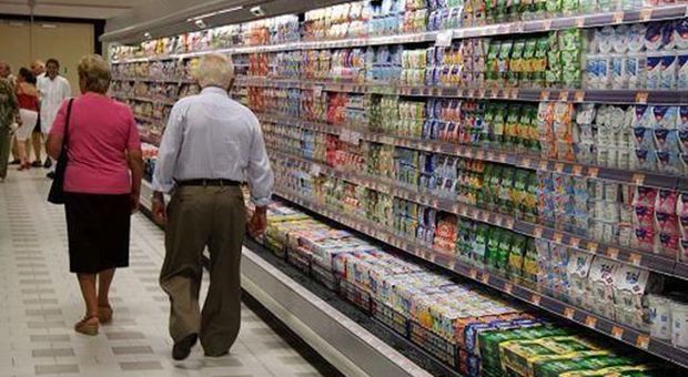 Cala la fiducia tra i consumatori, la crisi spaventa gli italiani