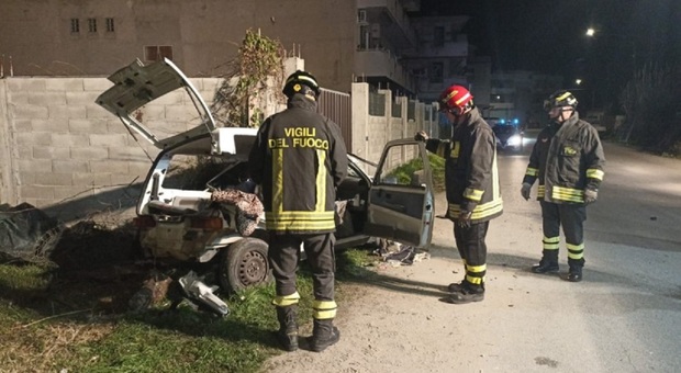 Con l'auto contro un pilastro a Rosarno, morti due 23enni: una ragazza deceduta aveva festeggiato il suo compleanno