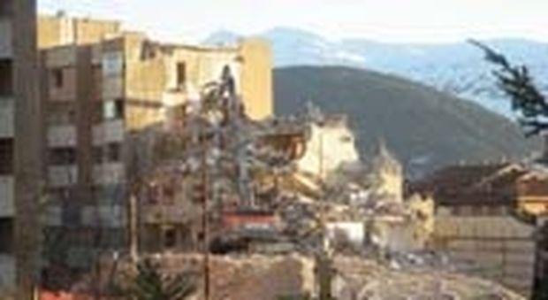 immagine Edificio compromesso per sisma o incendio? Dopo la demolizione le regole per ricostruire