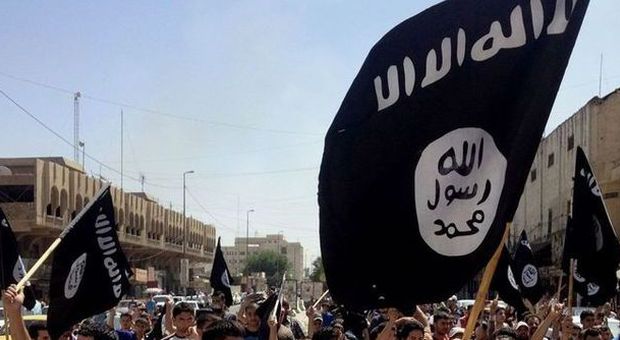 Isis, inviato in una moschea per farsi esplodere: 14enne si consegna alle forze dell'ordine