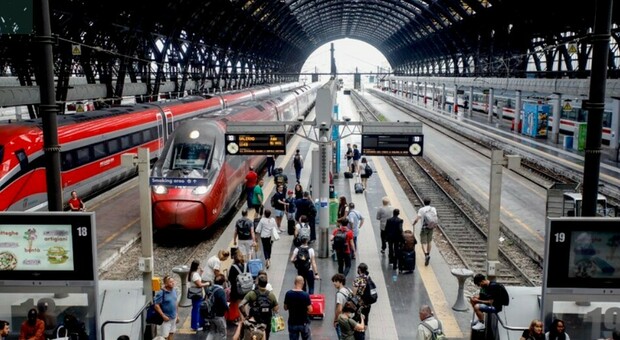 Trenitalia fa dietrofront, sospese le nuove regole sui bagagli: non entreranno in vigore dal 1 marzo