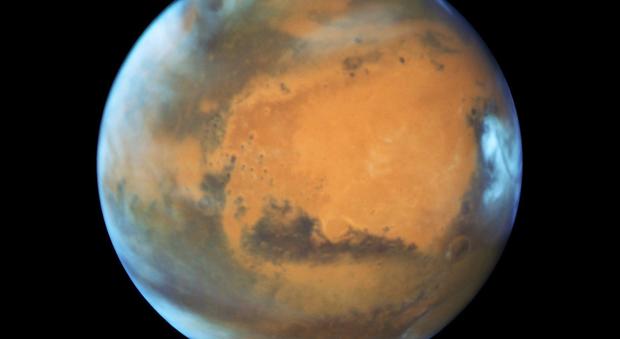 Marte dà spettacolo: da 11 anni mai così vicino alla Terra