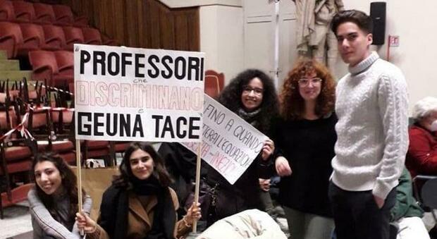 Torino, studenti No Green Pass occupano il rettorato dell'Università: «Contro le discriminazioni»