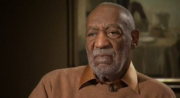 Bill Cosby incriminato per violenza sessuale: 100.000 dollari per evitare il carcere
