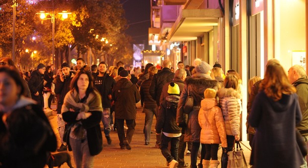 Roma, shopping natalizio sotto osservazione: 14 arresti per furti nei negozi nel centro