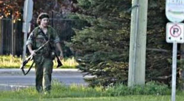 Il rambo canadese è stato arrestato. Ha ucciso tre giubbe rosse