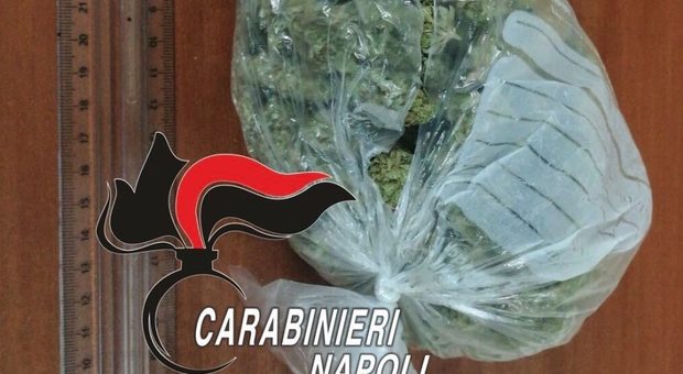 Consegna marijuana a domicilio: arrestato il corriere di Casoria
