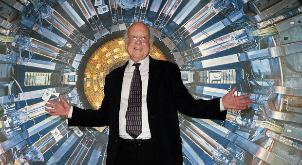 Peter Higgs, morto il fisico che scoprì il bosone. Il premio Nobel aveva 94 anni