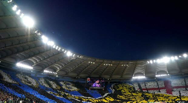 Roma, tifosi dell’Inter e della Lazio accoltellano ragazzo di 21 anni dopo la finale di Coppa Italia
