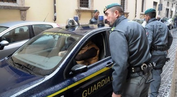 Roma, corruzione e riciclaggio: decine di arresti. Un parlamentare indagato