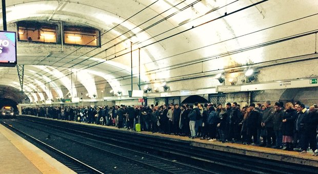 Roma, guasto lungo la Metro B: ripresa regolarmente la circolazione dei treni
