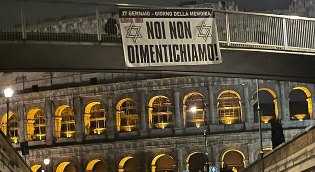 Giornata della Memoria, lo slogan dei Giovani Ebrei sui monumenti di Roma: «Noi non dimentichiamo»