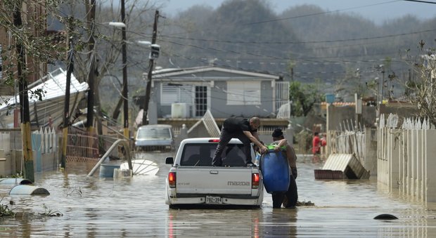 Uragano Maria, cede diga a Porto Rico: due cittadine invase dall'acqua