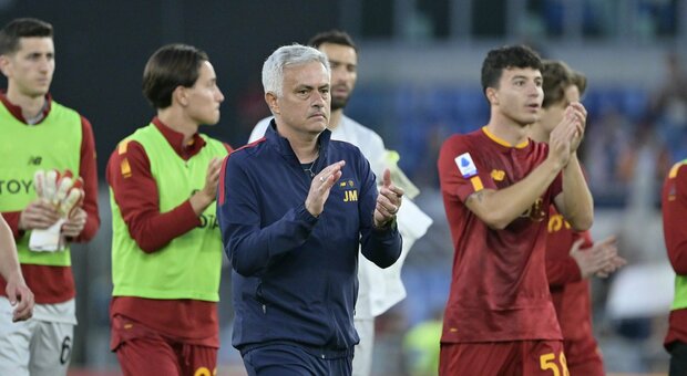 Mourinho: «Stanco di essere più di un allenatore». Poi su Ulivieri: «Critiche da chi è stato squalificato 3 anni per scommesse»