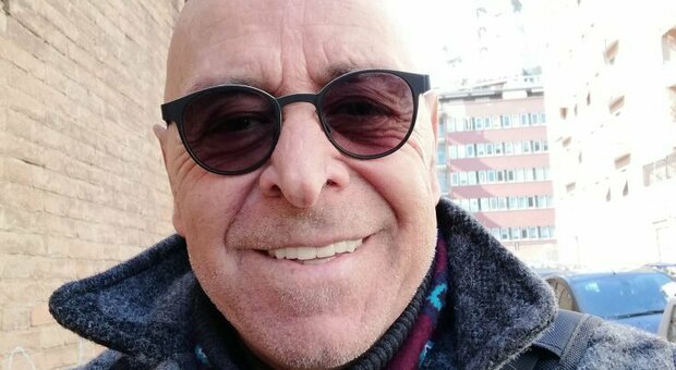 Massimo Manni, il regista tv trovato morto: tracce di sangue nella sua casa di Roma