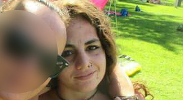 Giulia, studentessa di 23 anni, trovata morta in strada: è giallo