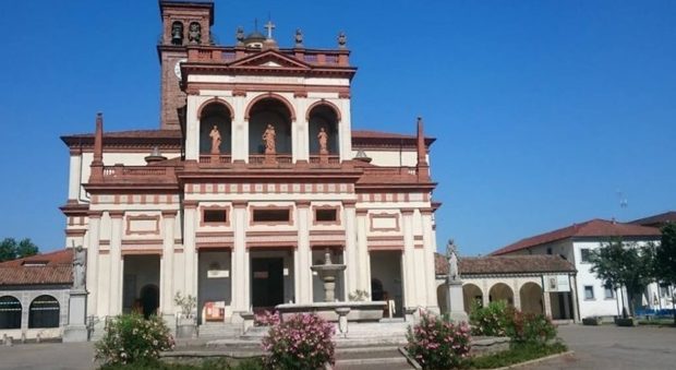 Pavia, sesso con due sacerdoti e scatta il ricatto: condannati due romeni