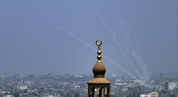 Gaza, l'esercito israeliano: «Dalla Striscia lanciati 60 razzi»